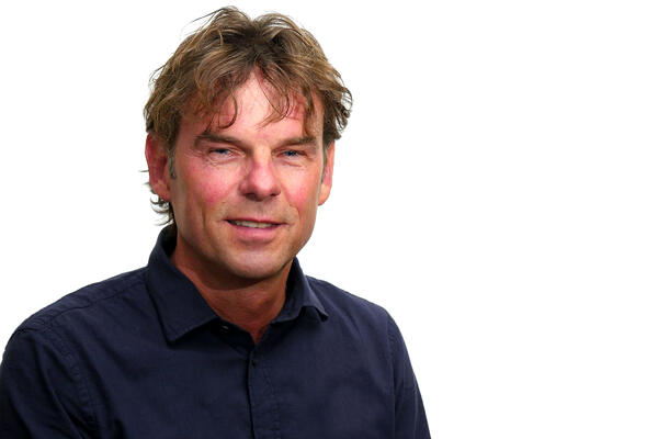 Stefan L�ffler
